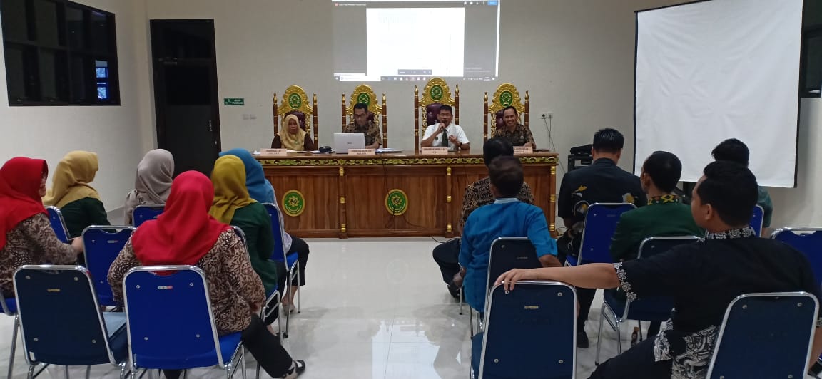 DI KAMIS BATIK AWAL AGUSTUS, PA KOLAKA ADAKAN PEMBINAAN DAN RAPAT BULANAN