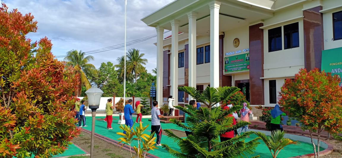 Pengadilan Agama Kolaka Gelar Senam Pagi Perdana Tahun 2020