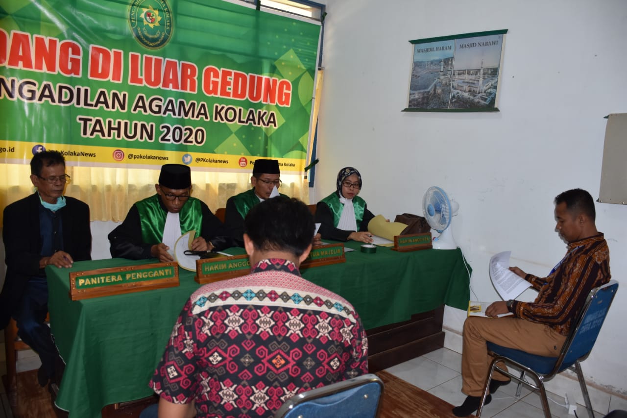 Ditengah Isu Corona, Majelis Hakim PA Kolaka Tetap Gelar Sidang Di Luar Gedung Pengadilan